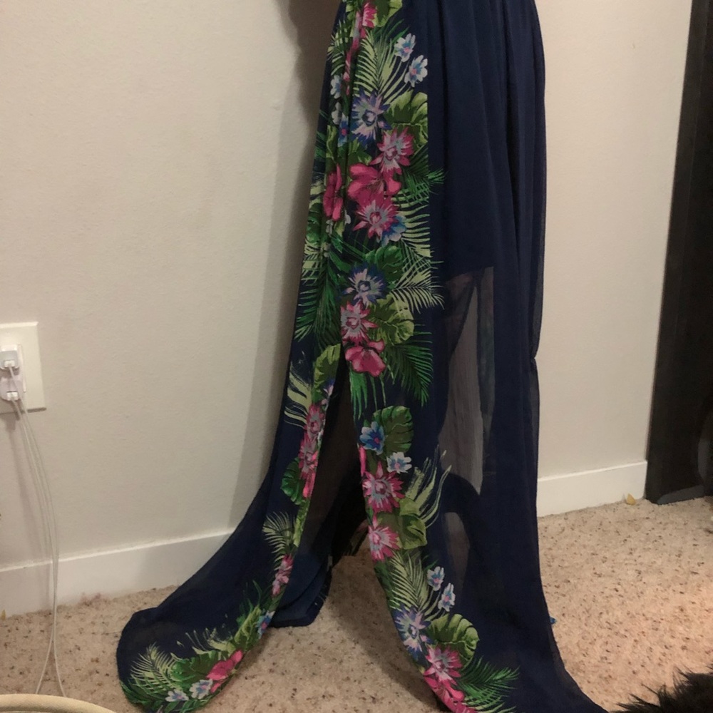 Summer dress - Picture 2 of 8